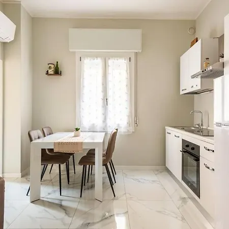 Freeland House * Парма