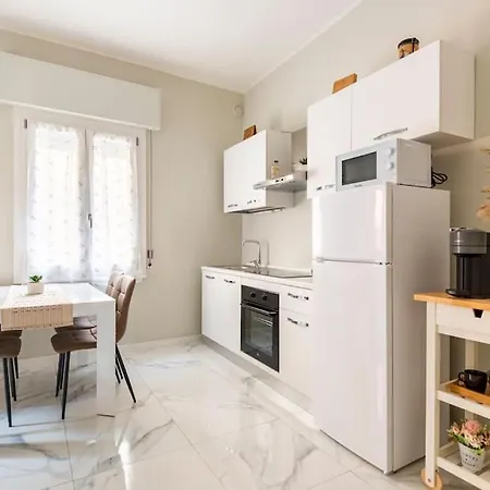 Freeland House アパート *