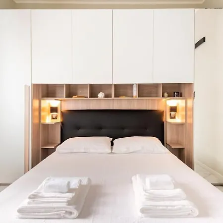 アパート Freeland House *