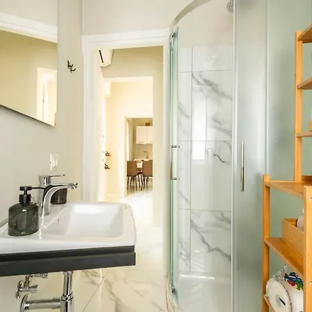 アパート Freeland House *