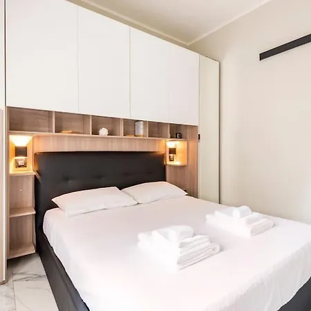 Freeland House Apartman *