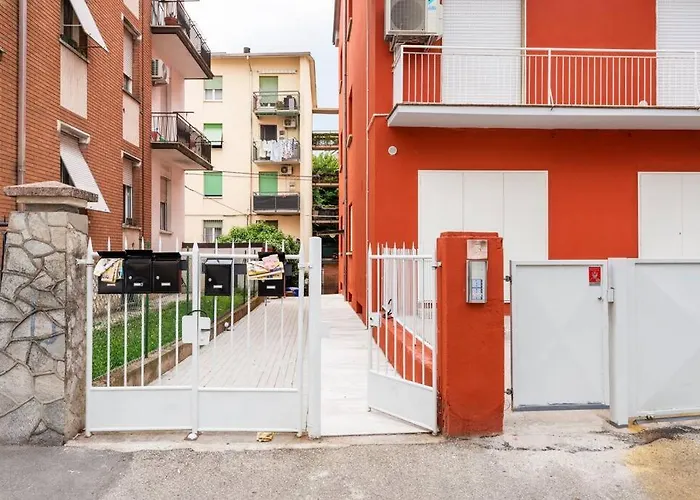 Daire Freeland House *